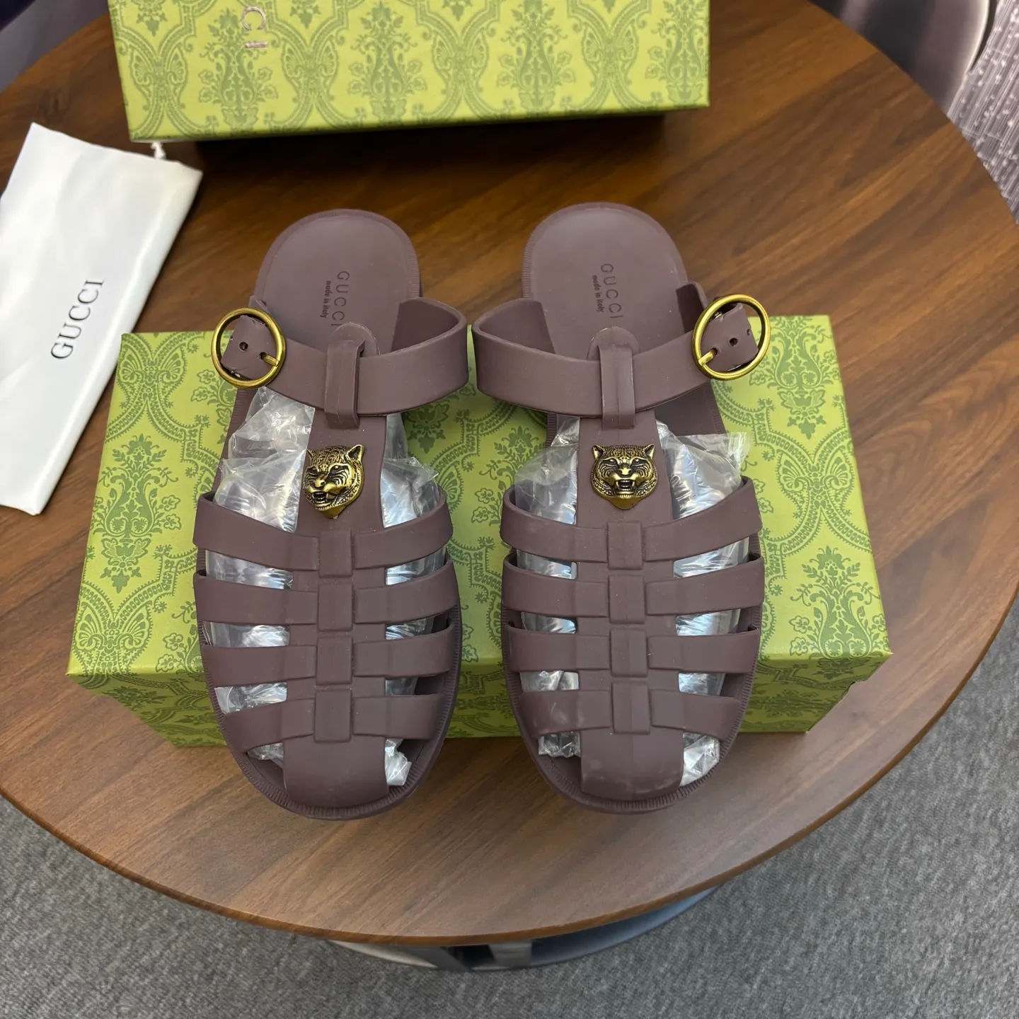 Men's shoes 260💰 [Gucci] Counter quality, top-quality original goods, real photos! Original TPU material, fine workmanship, comfortable; genuine 1:1 replica Size: 38 ~ 46